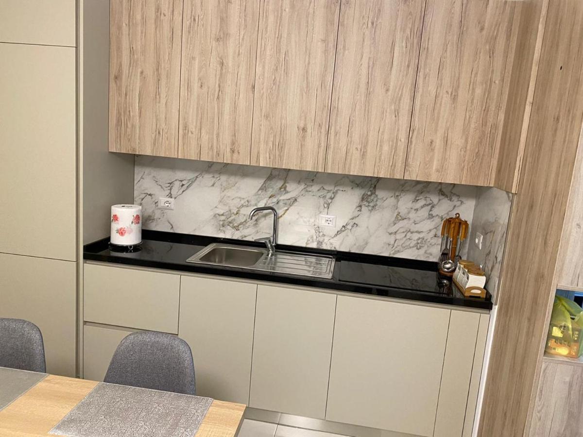 Kevin'S Lungomare Apartment Влёра Экстерьер фото