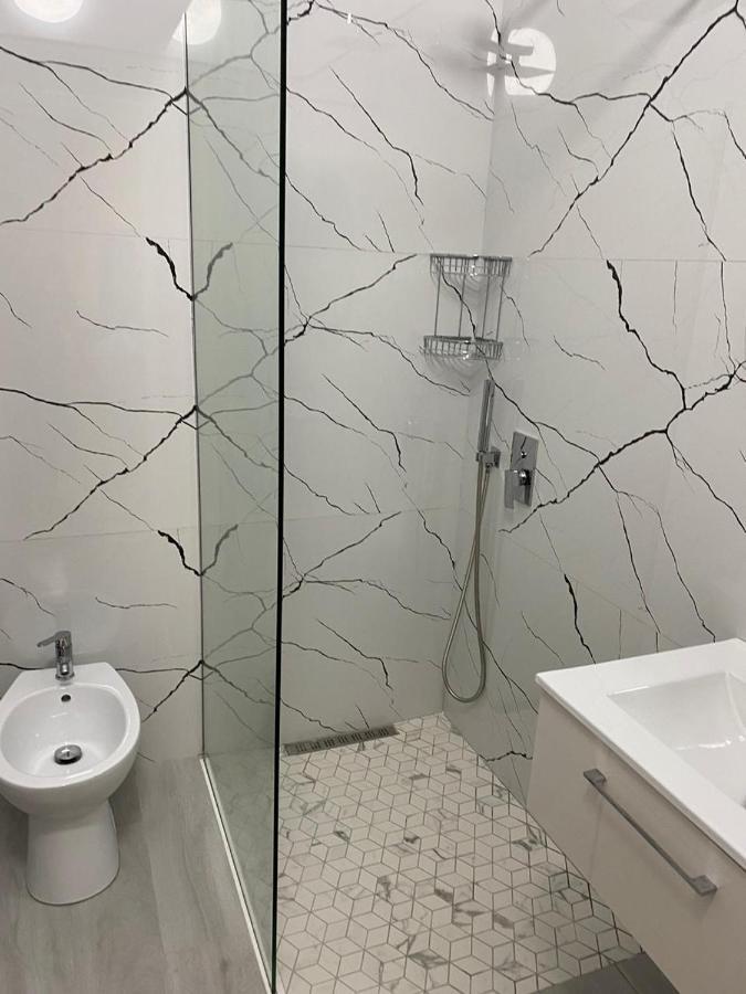 Kevin'S Lungomare Apartment Влёра Экстерьер фото